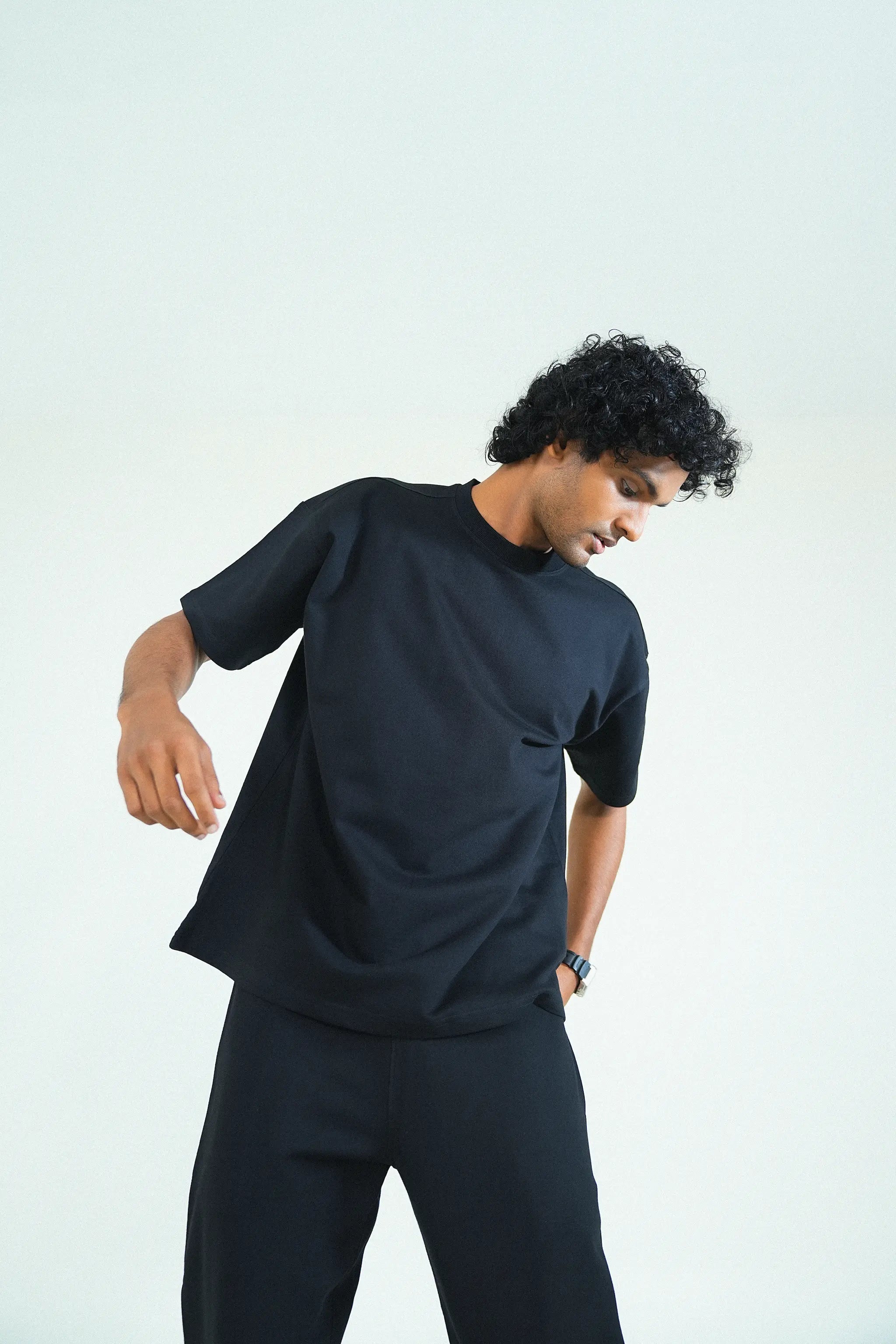 Solid Crew Neck Oversized Tee – Black