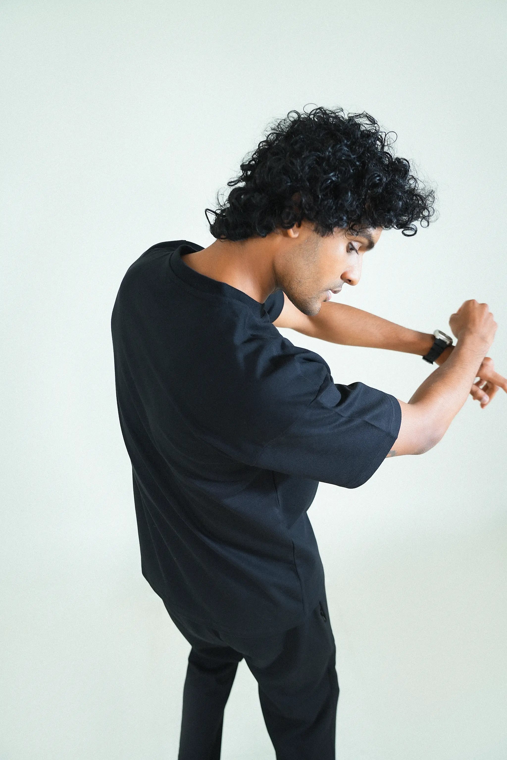 Solid Crew Neck Oversized Tee – Black