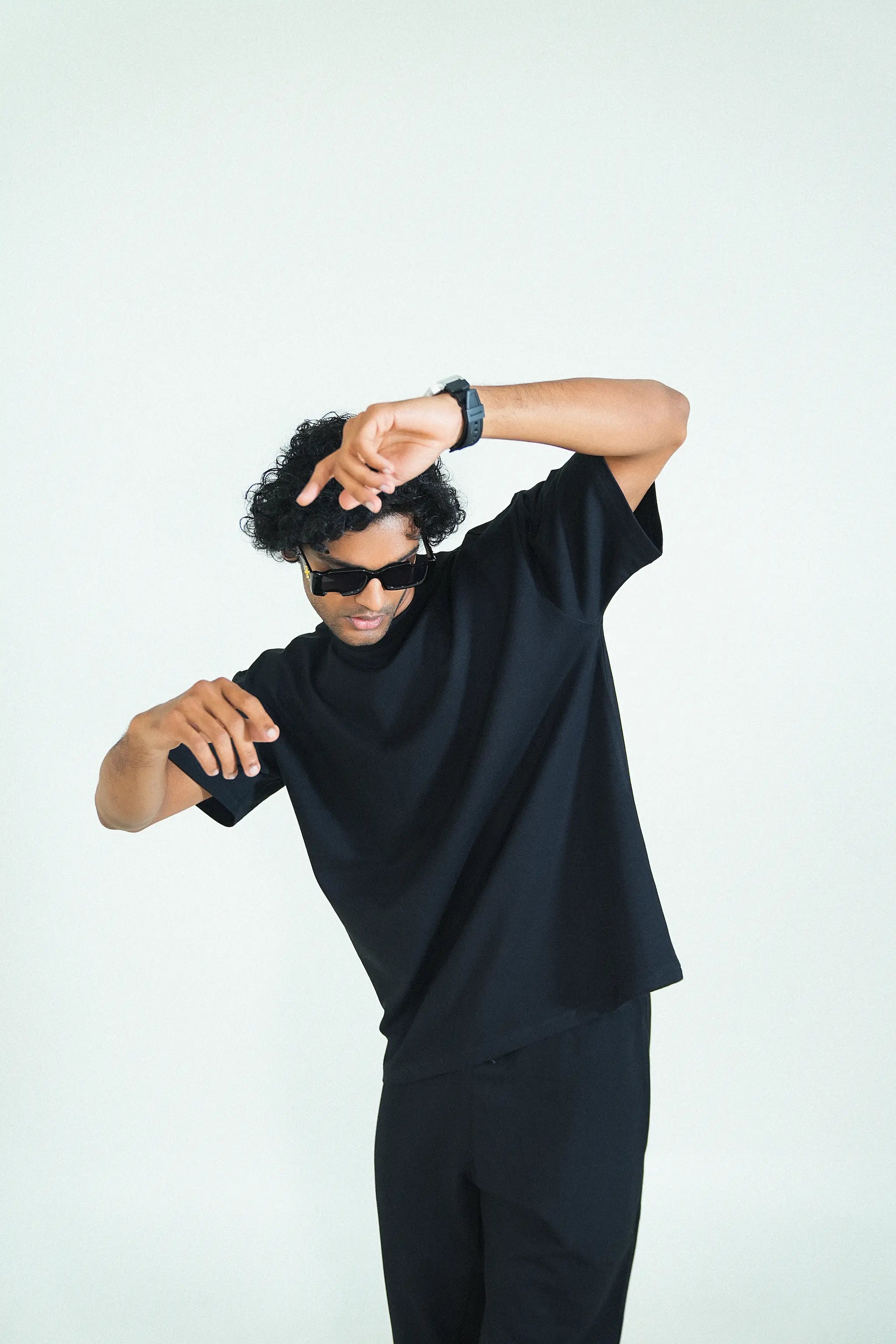 Solid Crew Neck Oversized Tee – Black