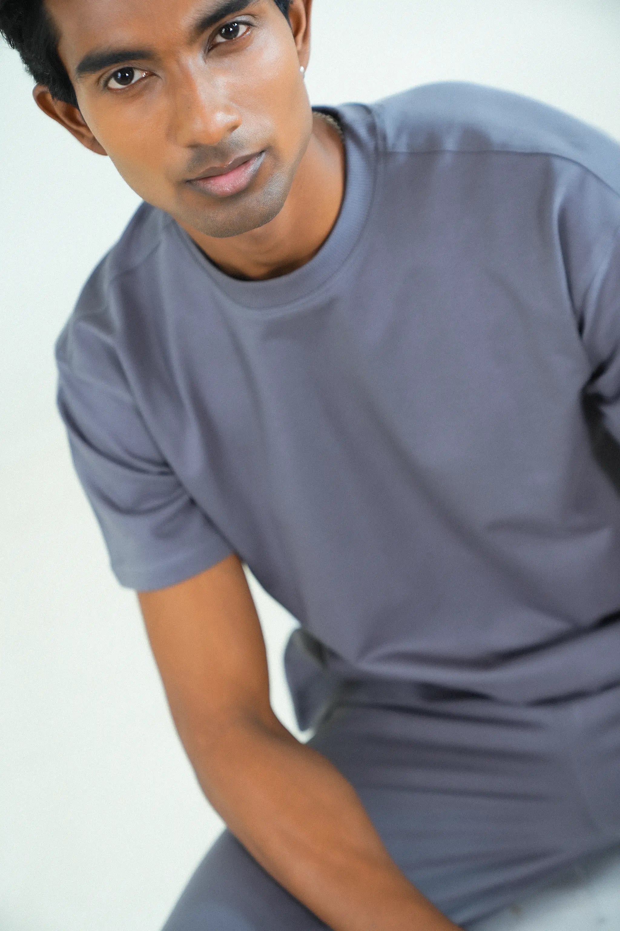 Solid Crew Neck Oversized Tee – Grey